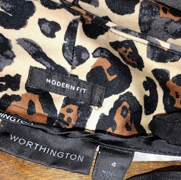𝅺#35 Worthington Leopard print modern fit ankle length dress pants 4 - Picture 6 of 8